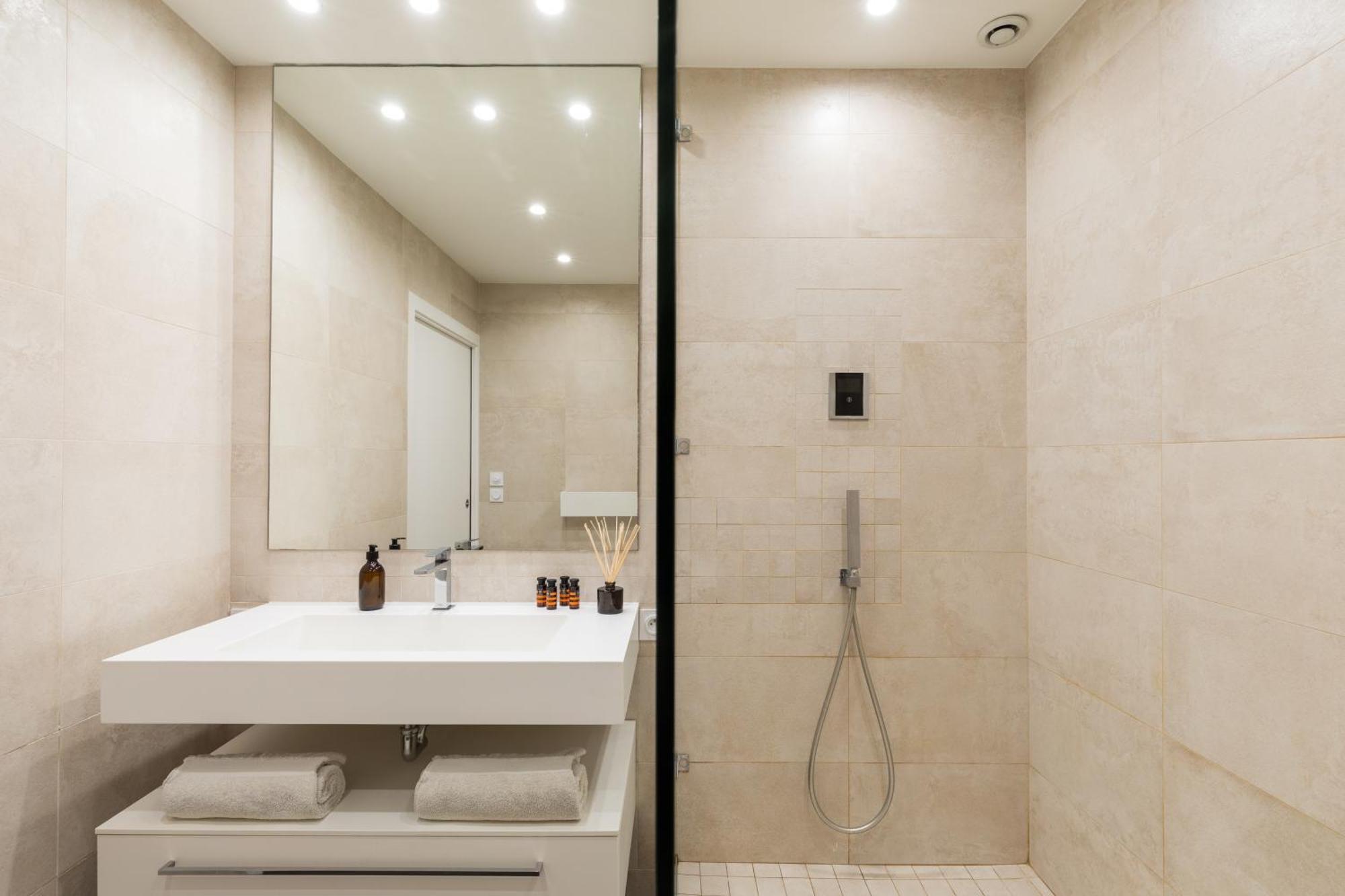 Mohom - Berges Du Rhone Apartment *